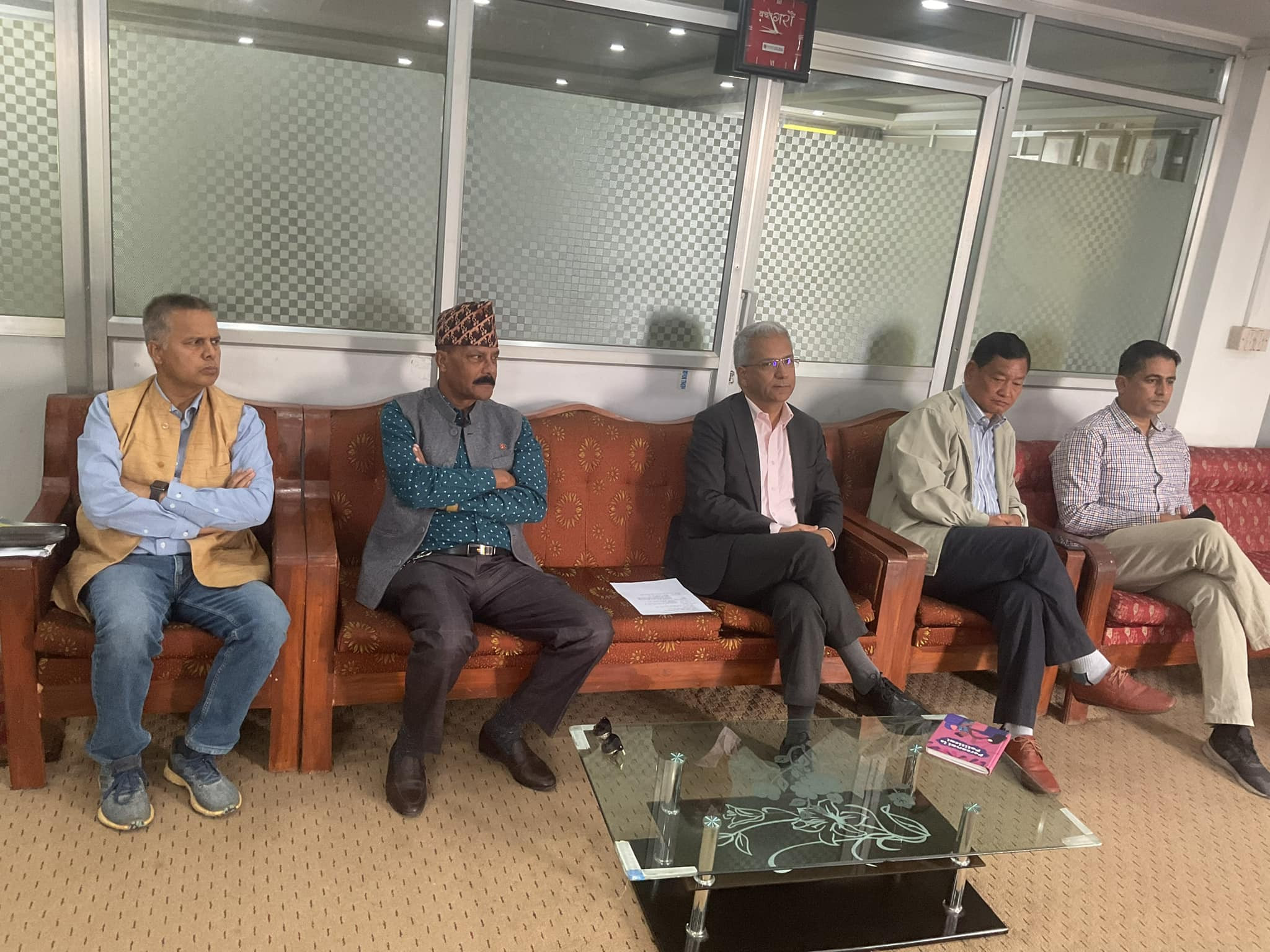 राप्रपामा उठ्यो प्रचण्ड सरकारमा जानुपर्ने मत, रवीन्द्र मिश्रले उठाए प्रश्न